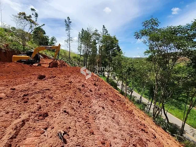 Terreno com 8000m², à venda, no bairro Centro em Matias Barbosa