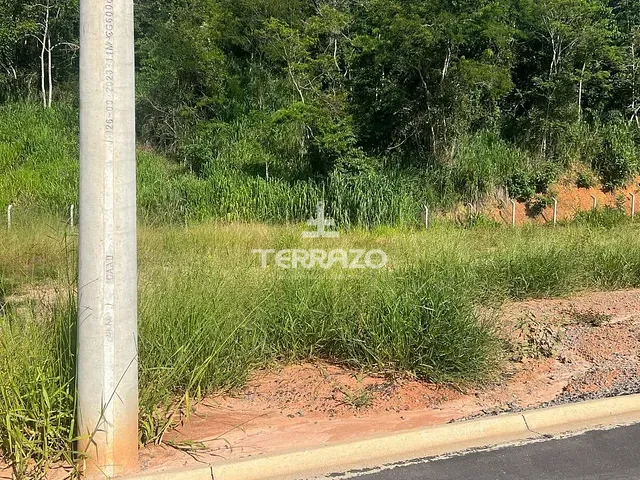 Terreno com 249m², à venda, no bairro Casa de Pedra em Volta Redonda