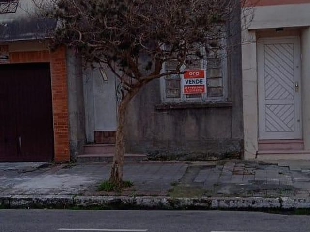 Terreno com 110m², à venda, no bairro Centro em Pelotas