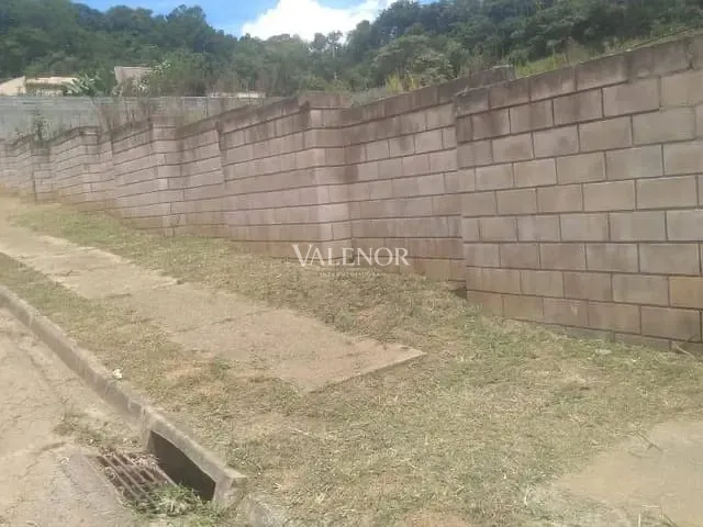 Terreno com 1800m², à venda, no bairro Loteamento Vale Azul I em Jundiaí