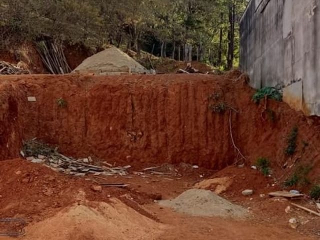Terreno com 294m², à venda, no bairro Portal Das Pedras em Cambuí
