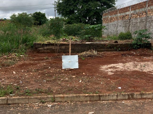 Terreno com 231m², à venda, no bairro Residencial Limoeiro em Goianira