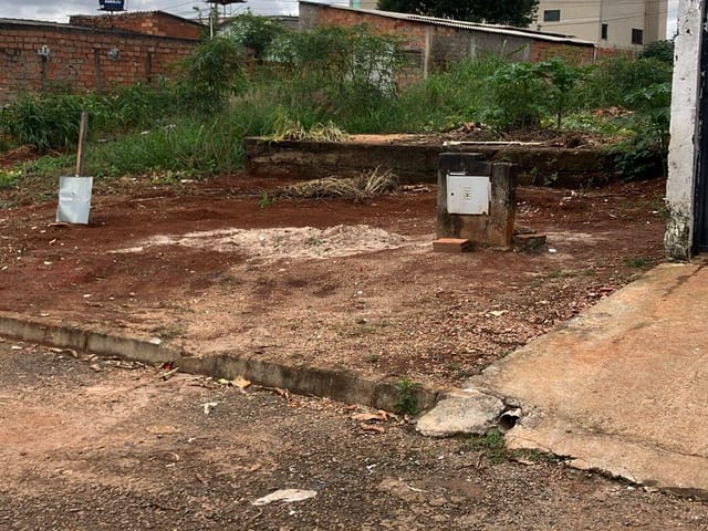 Terreno com 231m², à venda, no bairro Residencial Limoeiro em Goianira