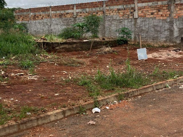 Terreno com 231m², à venda, no bairro Residencial Limoeiro em Goianira