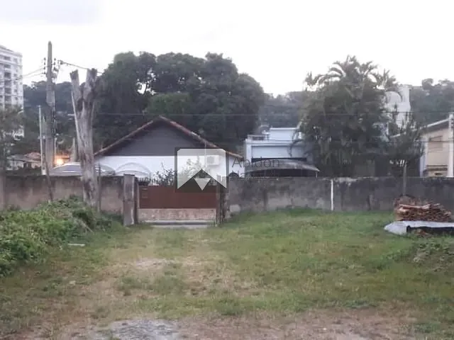 Terreno com 744m², à venda, no bairro Santa Rosa em Niterói