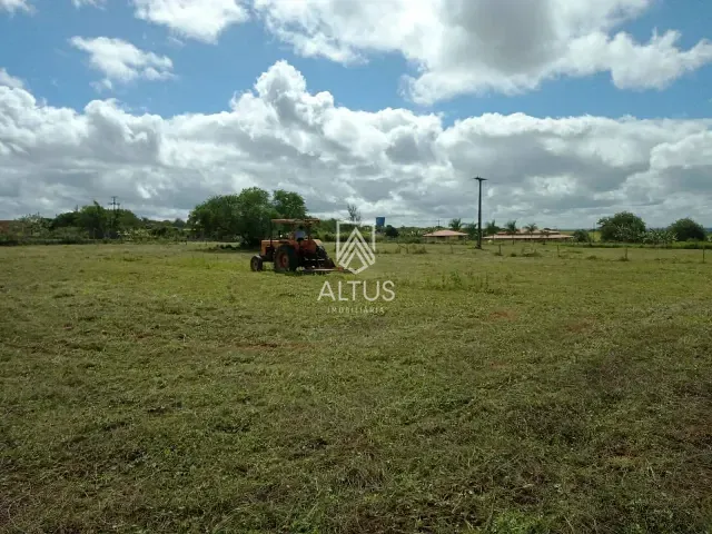 Terreno com 9800m², à venda, no bairro Serrinha em Serrinha