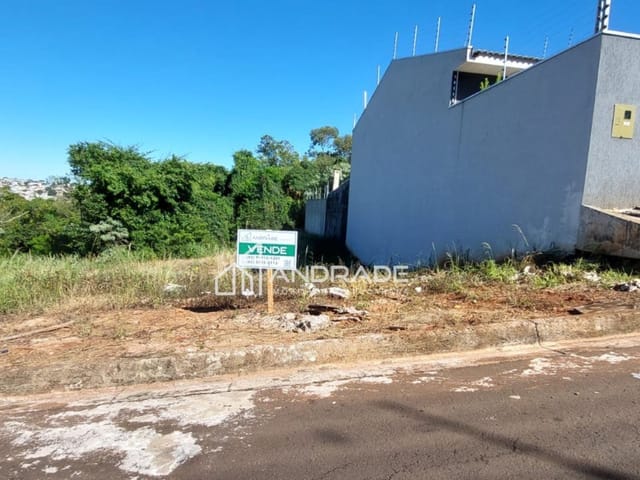 Terreno com 423m², à venda, no bairro Vila Santa Rosa em Apucarana