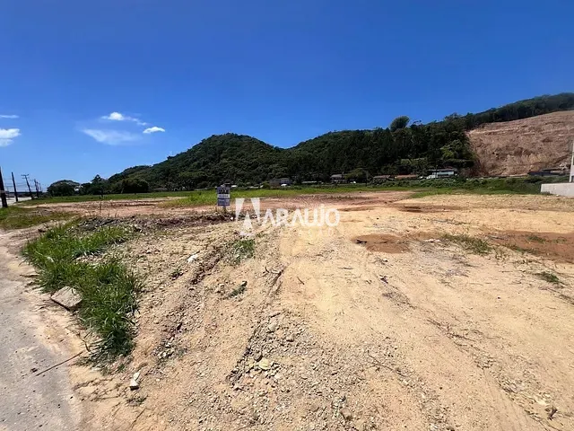 Terreno com 1000m², para alugar, no bairro Espinheiros em Itajaí