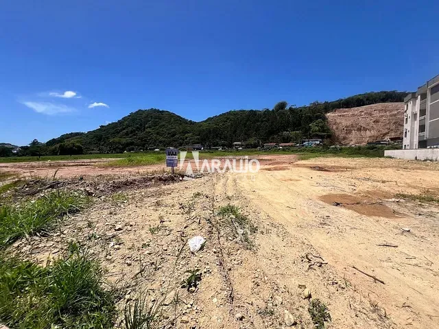 Terreno com 1000m², para alugar, no bairro Espinheiros em Itajaí