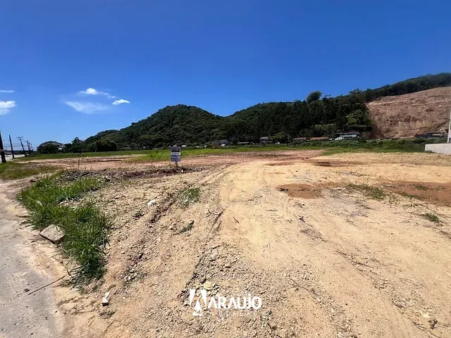 Terreno com 1000m², para alugar, no bairro Espinheiros em Itajaí