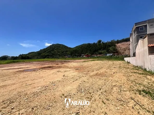 Terreno com 1000m², para alugar, no bairro Espinheiros em Itajaí