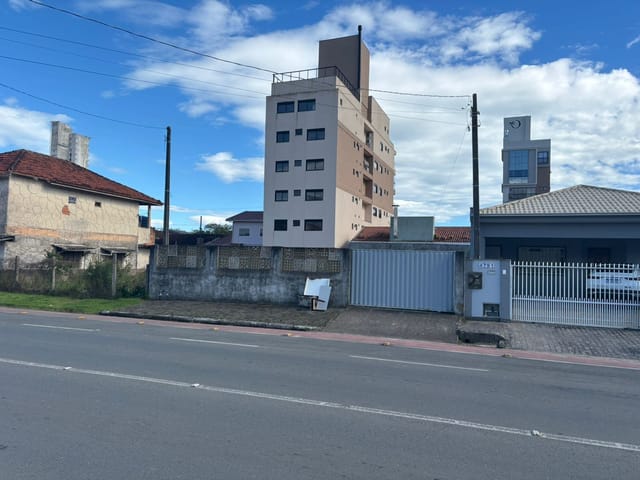 Terreno com 294m², à venda, no bairro Armação em Penha