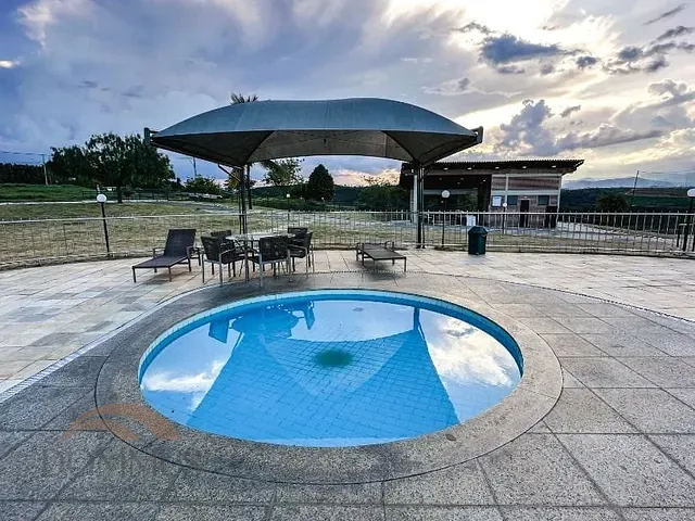 Terreno com 700m², à venda, no bairro Condomínio Lagoa Silvana - Parques do Vale em Caratinga