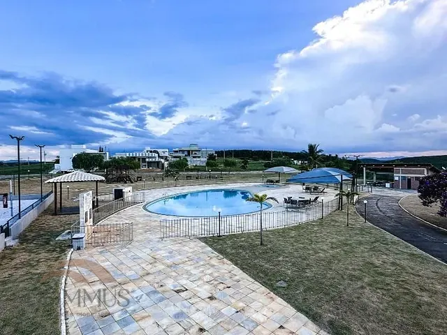 Terreno com 700m², à venda, no bairro Condomínio Lagoa Silvana - Parques do Vale em Caratinga
