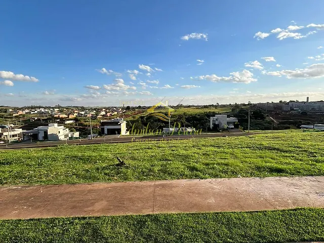 Terreno com 256m², à venda, no bairro Gleba Simon Frazer em Londrina