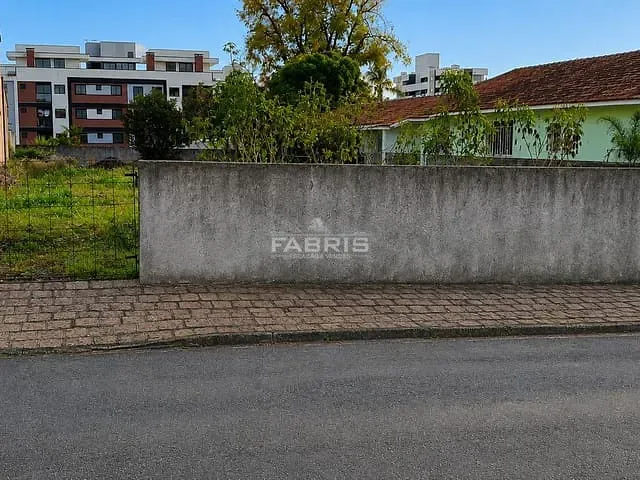 Terreno com 705m², à venda, no bairro Vila Operária em Campo Largo