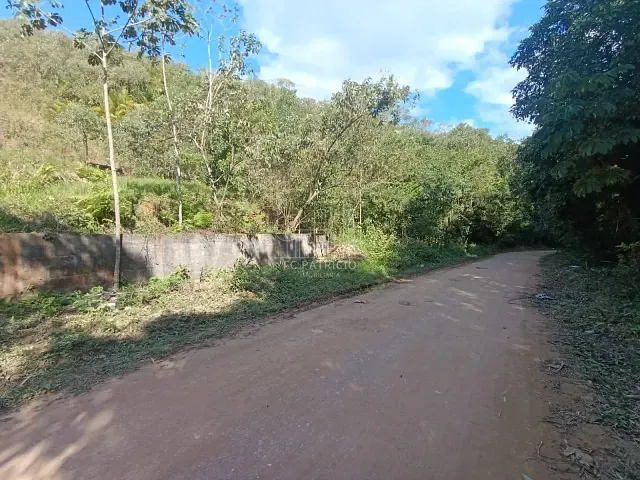 Terreno com 900m², à venda, no bairro Cotia em Guapimirim