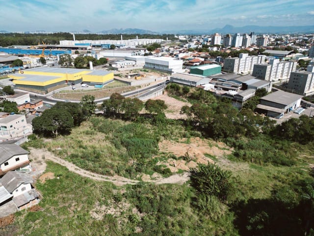 Terreno com 2520m², à venda, no bairro São Diogo I em Serra