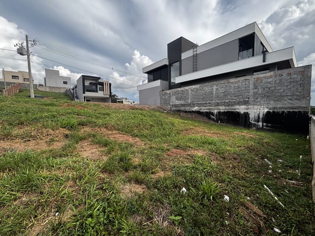 Terreno com 360m², à venda, no bairro Jardins Bolonha em Senador Canedo