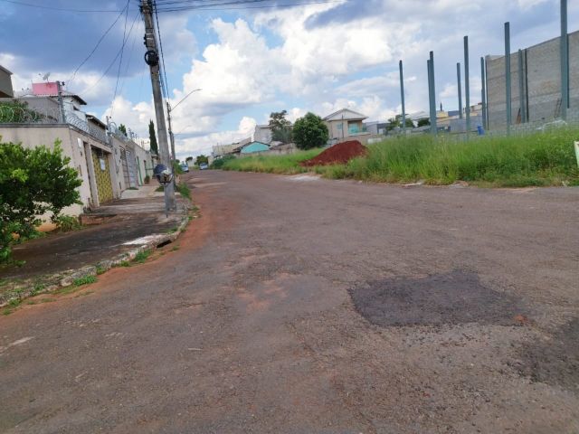 Terreno com 369m², à venda, no bairro Jardim Gramado em Goiânia