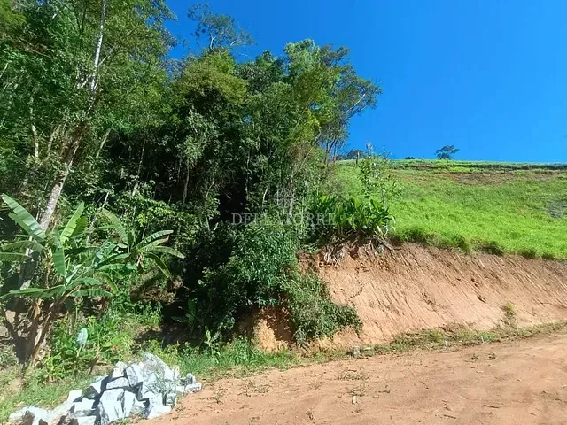 Terreno com 350m², à venda, no bairro Prata em Teresópolis