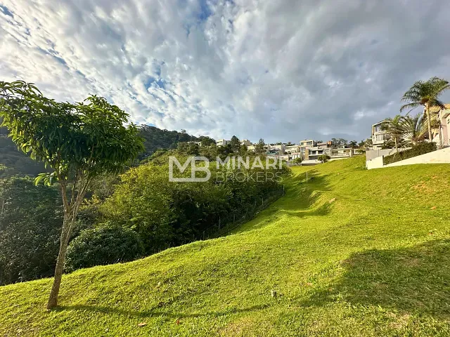 Terreno com 382m², à venda, no bairro Alphaville em Santana de Parnaíba