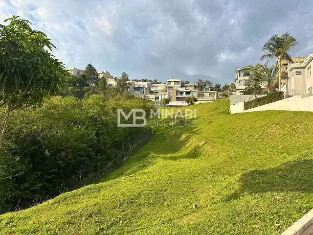 Terreno com 382m², à venda, no bairro Alphaville em Santana de Parnaíba