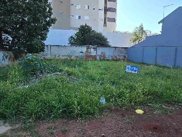 Terreno com 400m², à venda, no bairro Centro em Arapongas