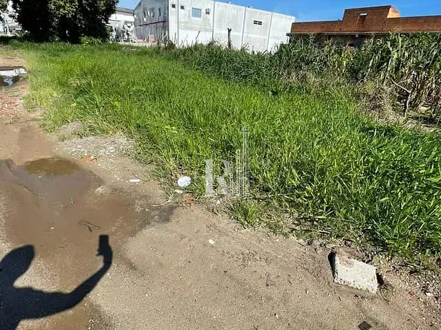 Terreno com 297m², à venda, no bairro Centro em Tijucas