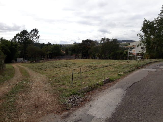Terreno com 2110m², à venda, no bairro Chácaras Cataguá em Taubaté