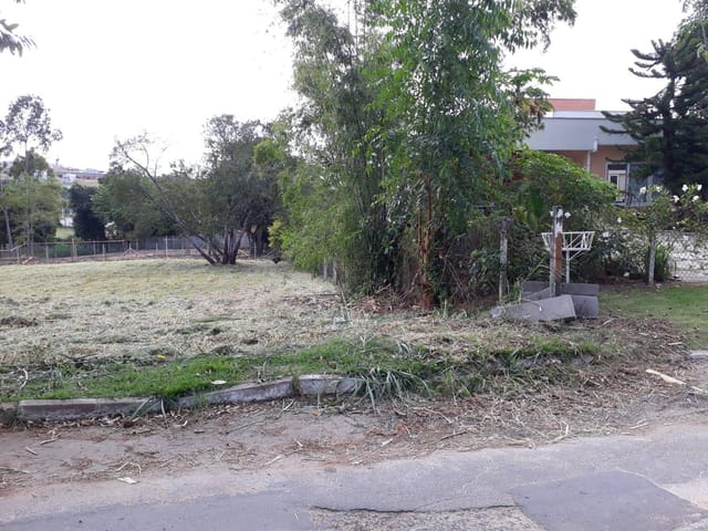 Terreno com 2110m², à venda, no bairro Chácaras Cataguá em Taubaté