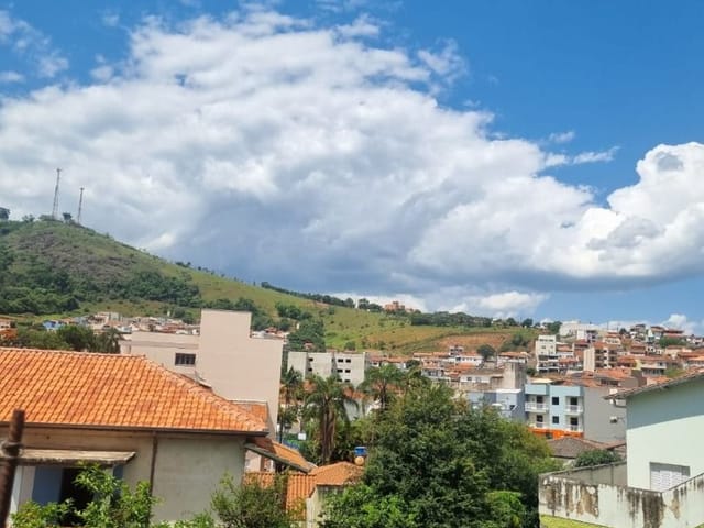 Terreno com 311m², à venda, no bairro Centro em Cambuí