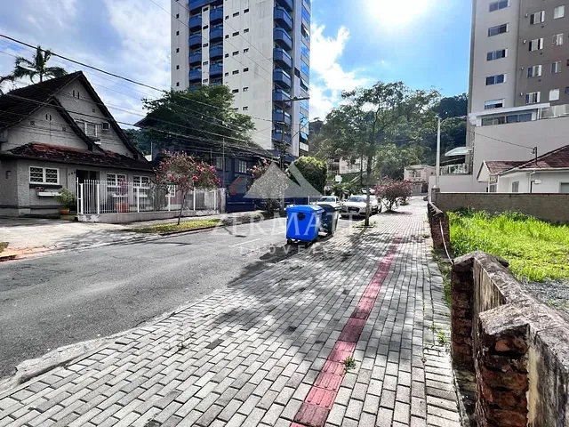 Terreno com 814m², para alugar, no bairro Jardim Blumenau em Blumenau