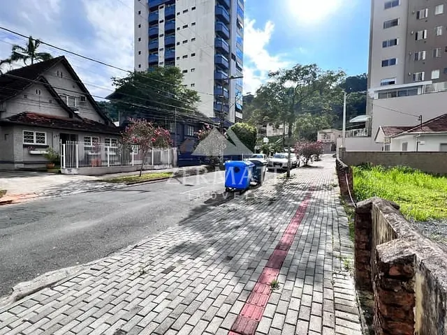 Terreno com 814m², para alugar, no bairro Jardim Blumenau em Blumenau