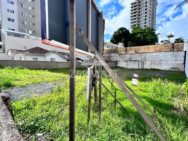 Terreno com 814m², para alugar, no bairro Jardim Blumenau em Blumenau