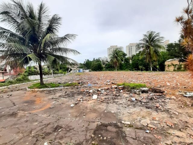 Terreno com 9692m², à venda, no bairro Glória em Macaé