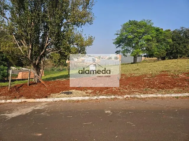Terreno com 246m², à venda, no bairro PARQUE DAS FLORES em Jacarezinho