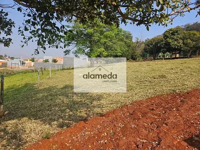 Terreno com 246m², à venda, no bairro PARQUE DAS FLORES em Jacarezinho