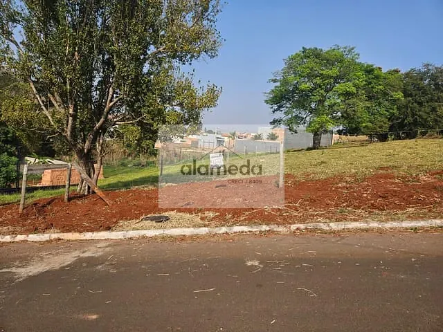 Terreno com 246m², à venda, no bairro PARQUE DAS FLORES em Jacarezinho