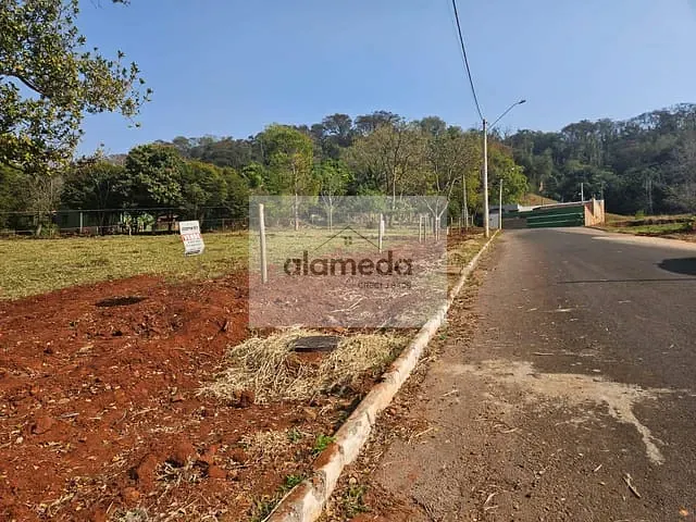 Terreno com 246m², à venda, no bairro PARQUE DAS FLORES em Jacarezinho