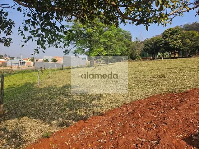 Terreno com 246m², à venda, no bairro PARQUE DAS FLORES em Jacarezinho