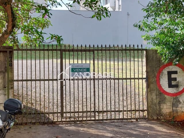 Terreno com 600m², à venda, no bairro Centro em Apucarana