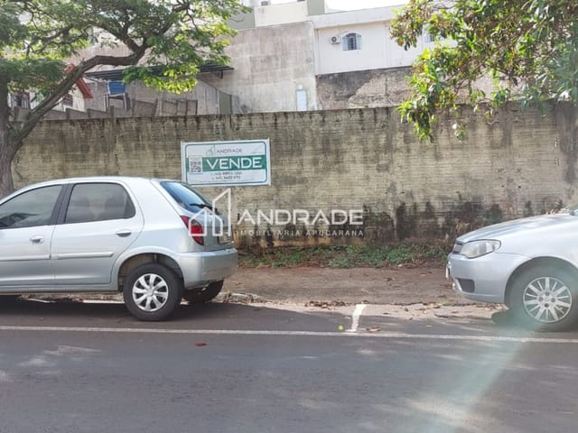 Terreno com 600m², à venda, no bairro Centro em Apucarana