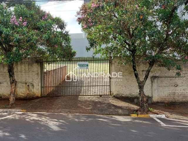 Terreno com 600m², à venda, no bairro Centro em Apucarana
