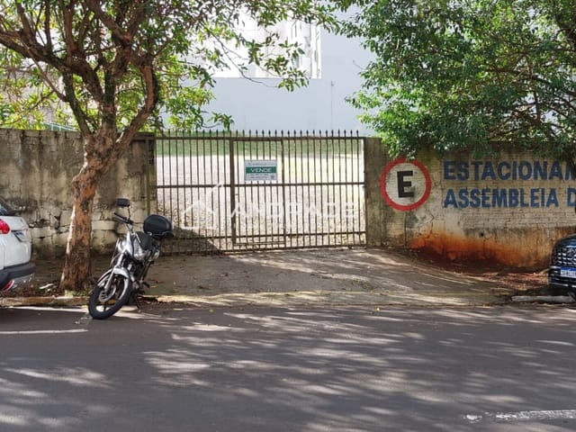 Terreno com 600m², à venda, no bairro Centro em Apucarana