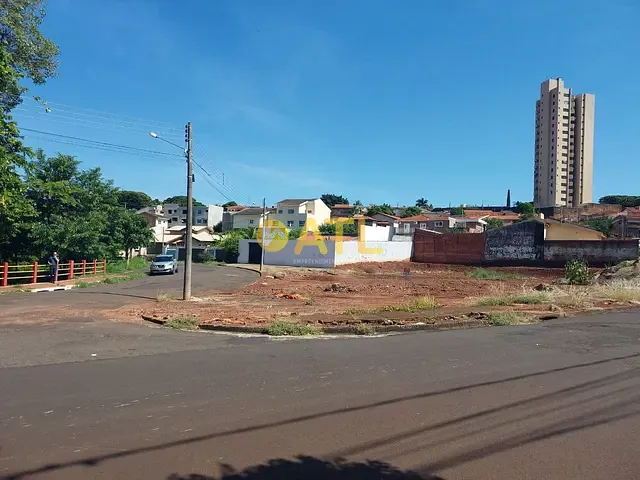 Terreno com 1384m², à venda, no bairro Jardim Ouro Verde em Ourinhos
