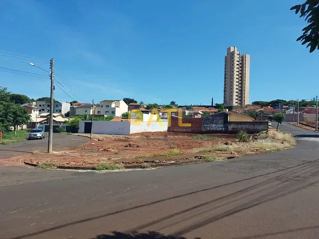 Terreno com 1384m², à venda, no bairro Jardim Ouro Verde em Ourinhos