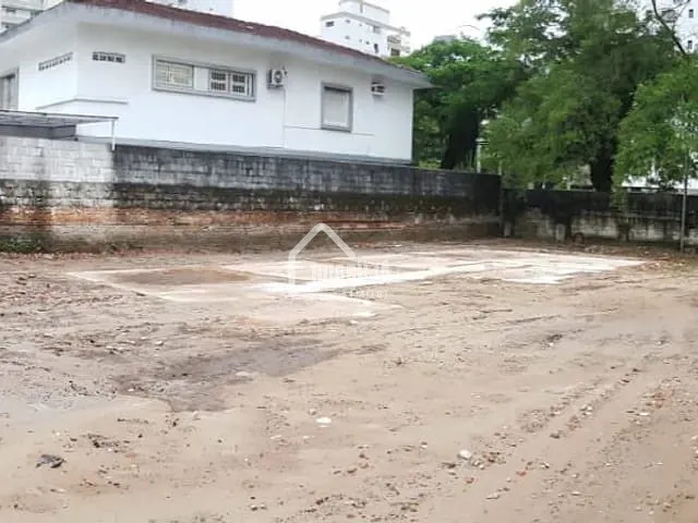 Terreno com 654m², para alugar, no bairro Pitangueiras em Guarujá