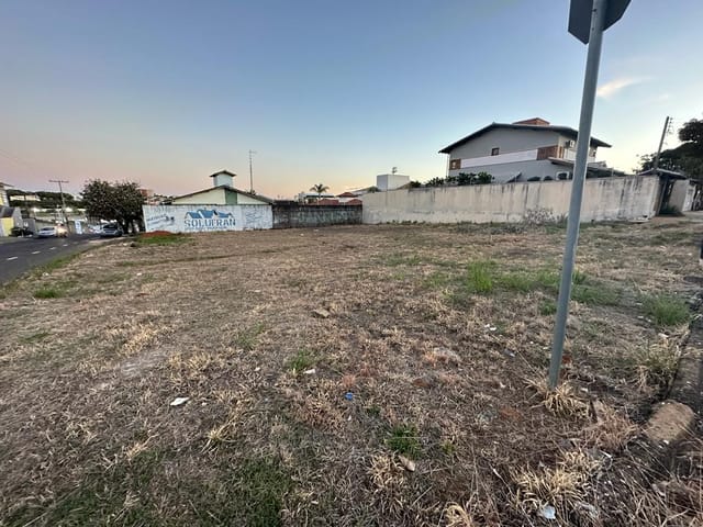Terreno com 723m², à venda, no bairro São José em Franca