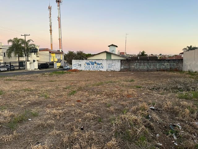 Terreno com 723m², à venda, no bairro São José em Franca